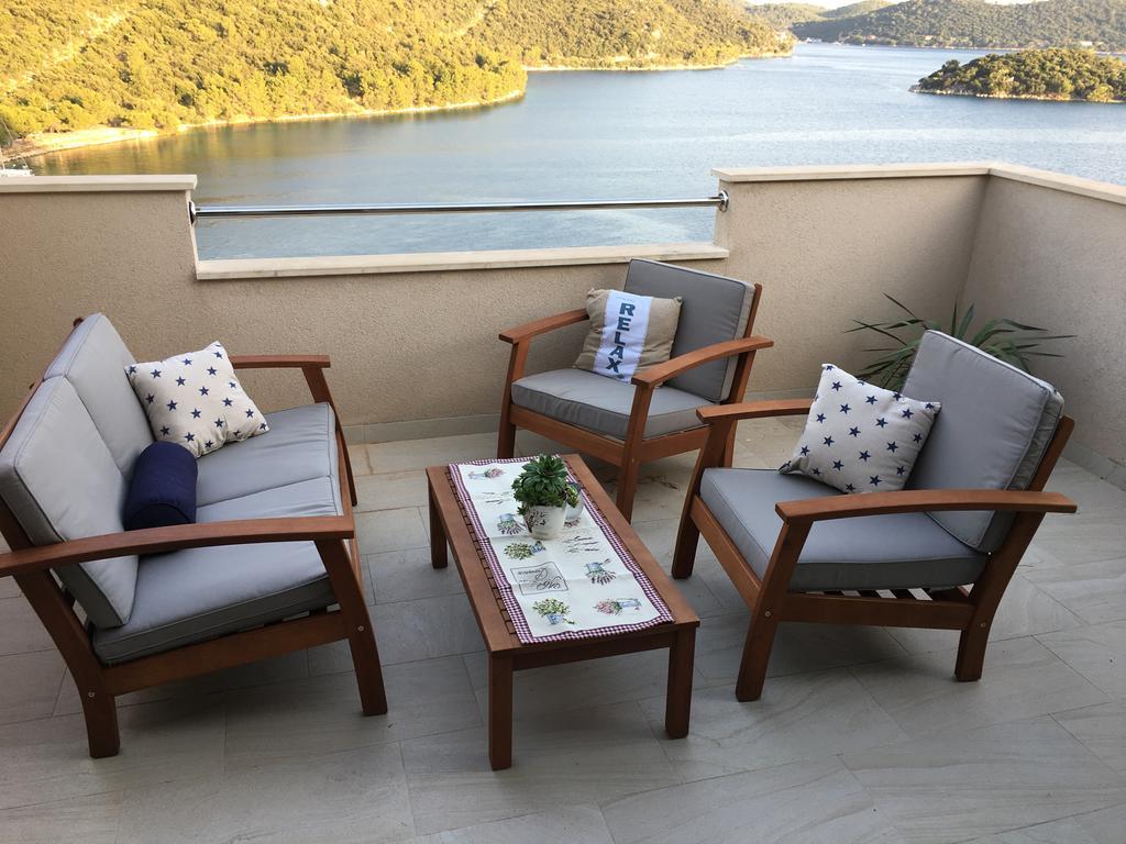 Apartments Ladesta Lastovo Екстер'єр фото