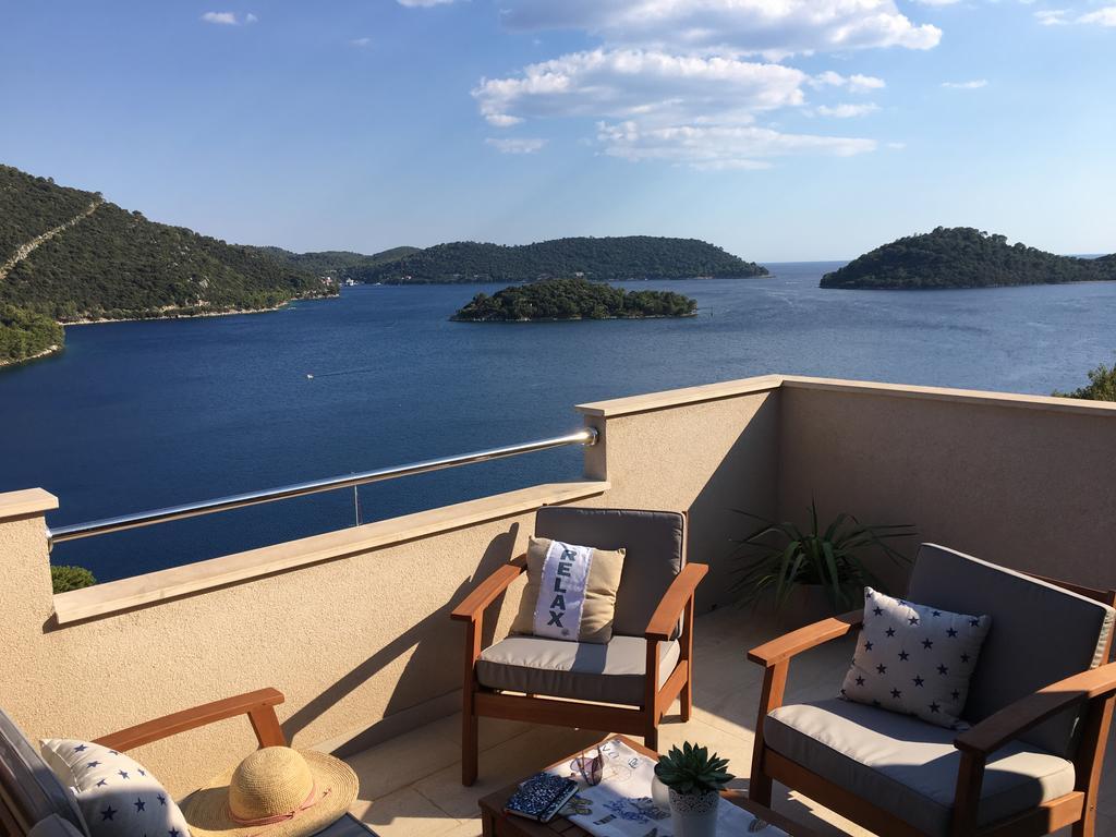 Apartments Ladesta Lastovo Екстер'єр фото