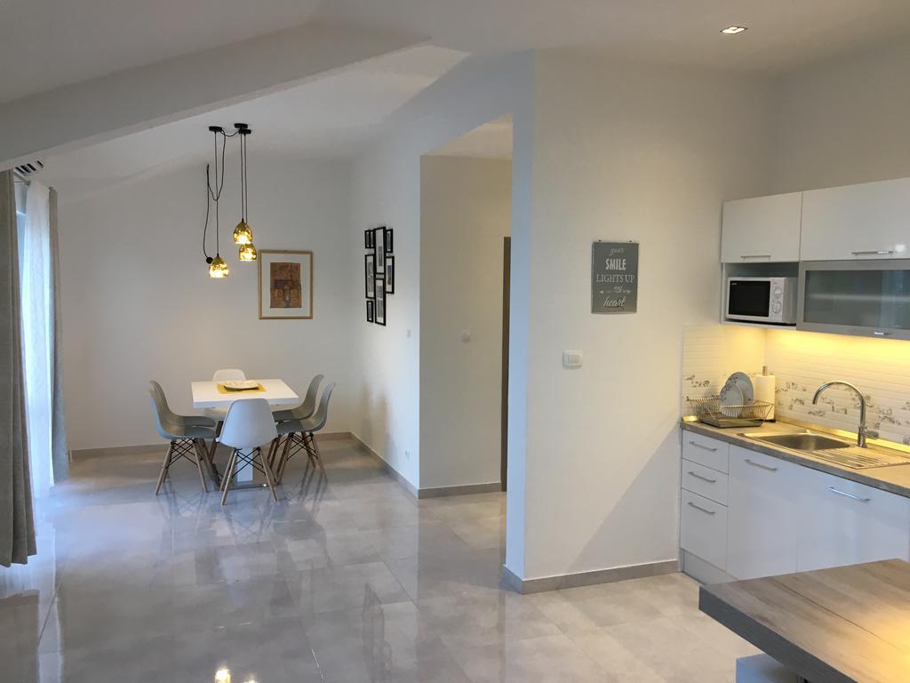 Apartments Ladesta Lastovo Екстер'єр фото