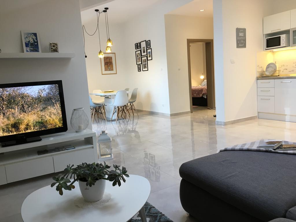 Apartments Ladesta Lastovo Екстер'єр фото