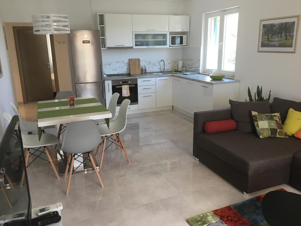 Apartments Ladesta Lastovo Екстер'єр фото