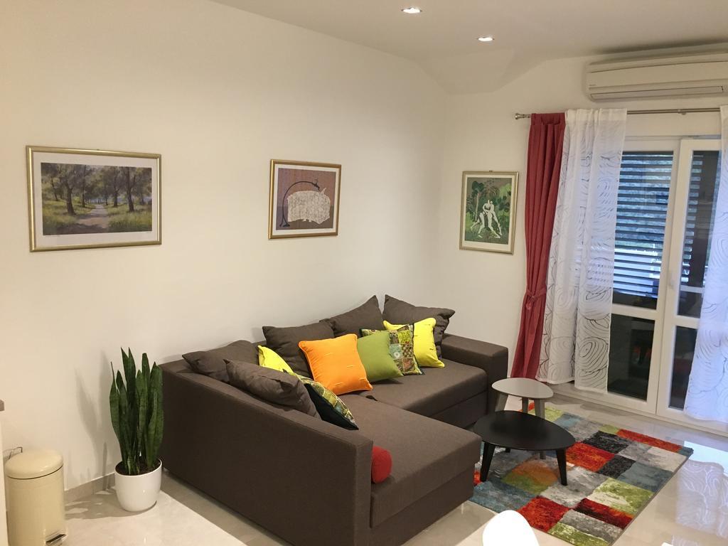 Apartments Ladesta Lastovo Екстер'єр фото
